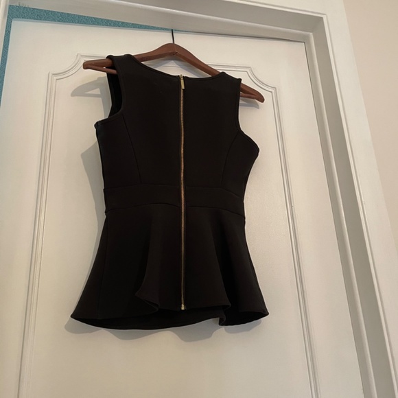 Black tank top with gold zipper - Picture 4 of 8